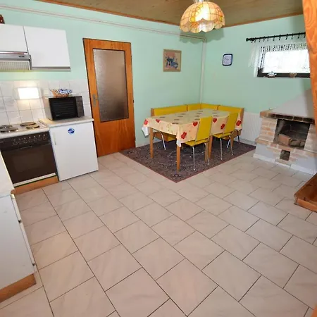 بيت للعطل Poolincluded - Jested Osecna